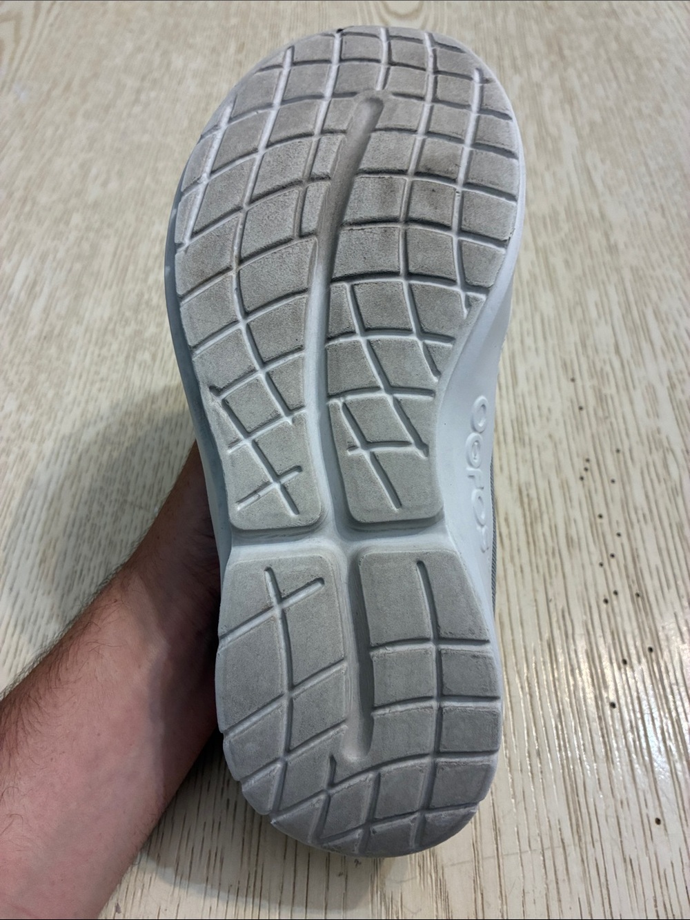 Women’s OOFOS OOmg eeZee Low Slip-On Sneaker Shoes (Grey) - Picture 9 of 13
